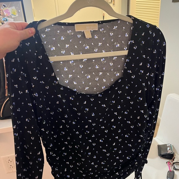Black and Blue floral Michael Kors blouse - Picture 4 of 5